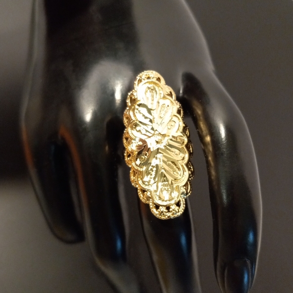 LAST ONE!!! Beautiful Woman Ring Gold Layered /Oro Laminado NWOT Size 7 - Picture 3 of 7